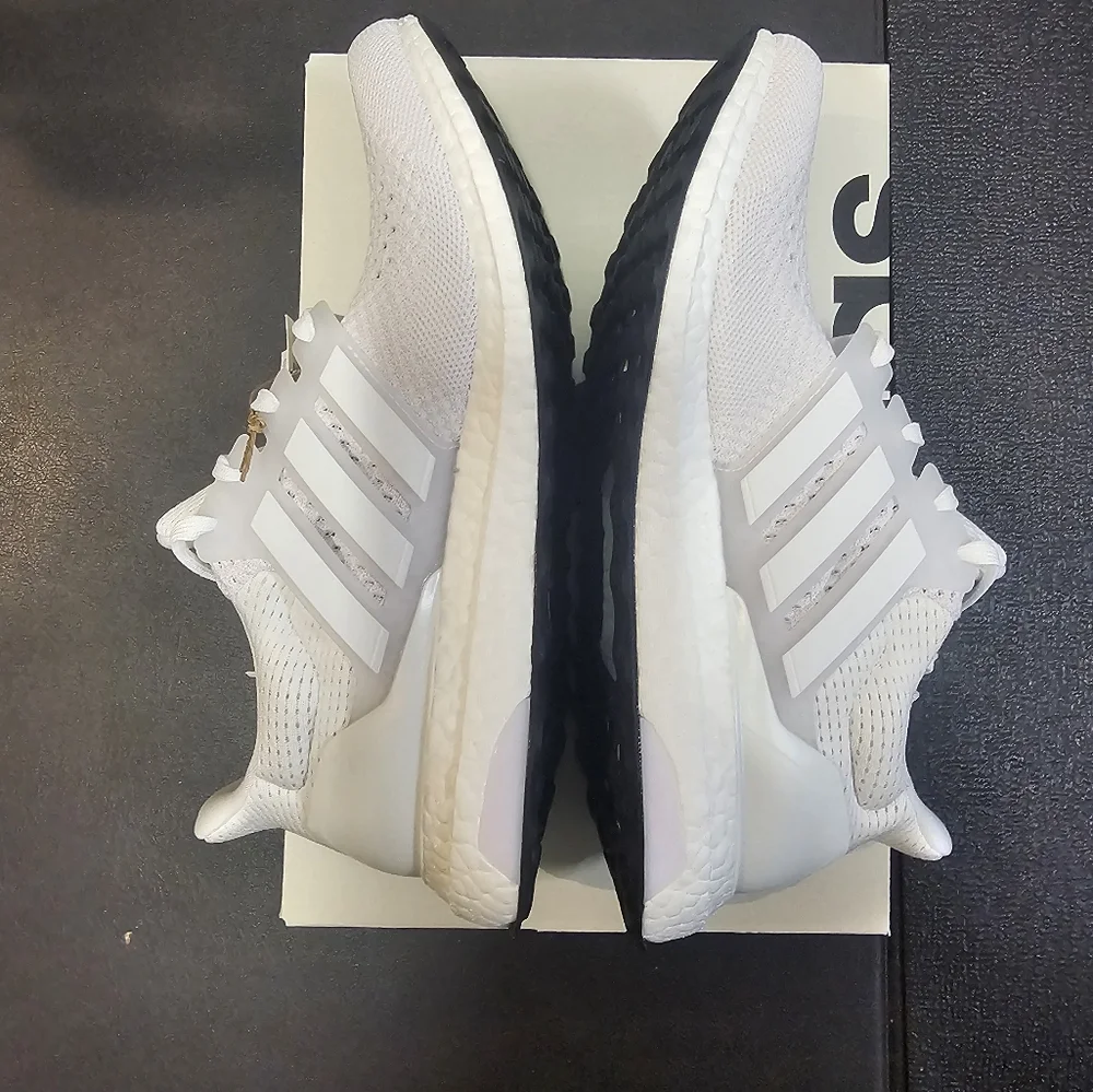 Adidas Ultraboost 1.0 Cloud White 8.5 - Picture 4 of 8